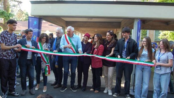 Leggi: &laquo;Leggi: «A Reggio Emilia inaugurato “DesTEENazione”, il&hellip;»